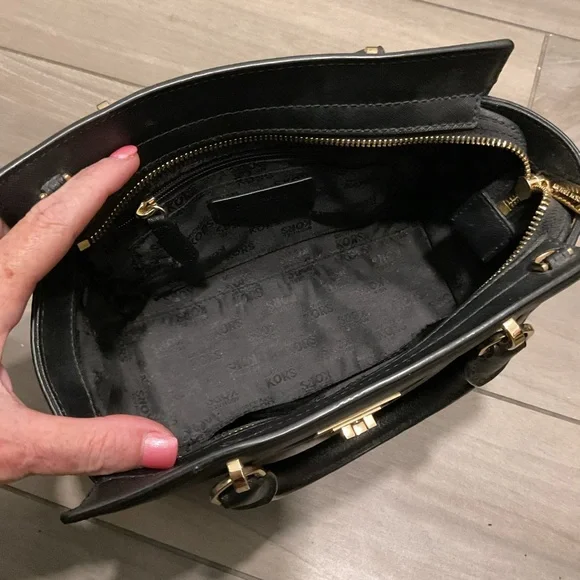 Michael Kors Tina Black Leather Small Tote Bag Satchel Crossbody Purse - Picture 4 of 8